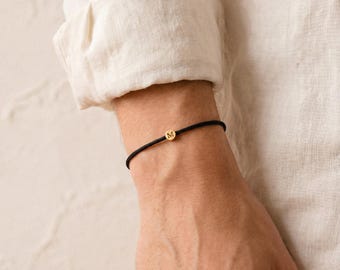 Personalisiertes Herrenarmband mit Initiale - Geschenk für Mann - wasserfest - 5mm Anhänger handgemacht