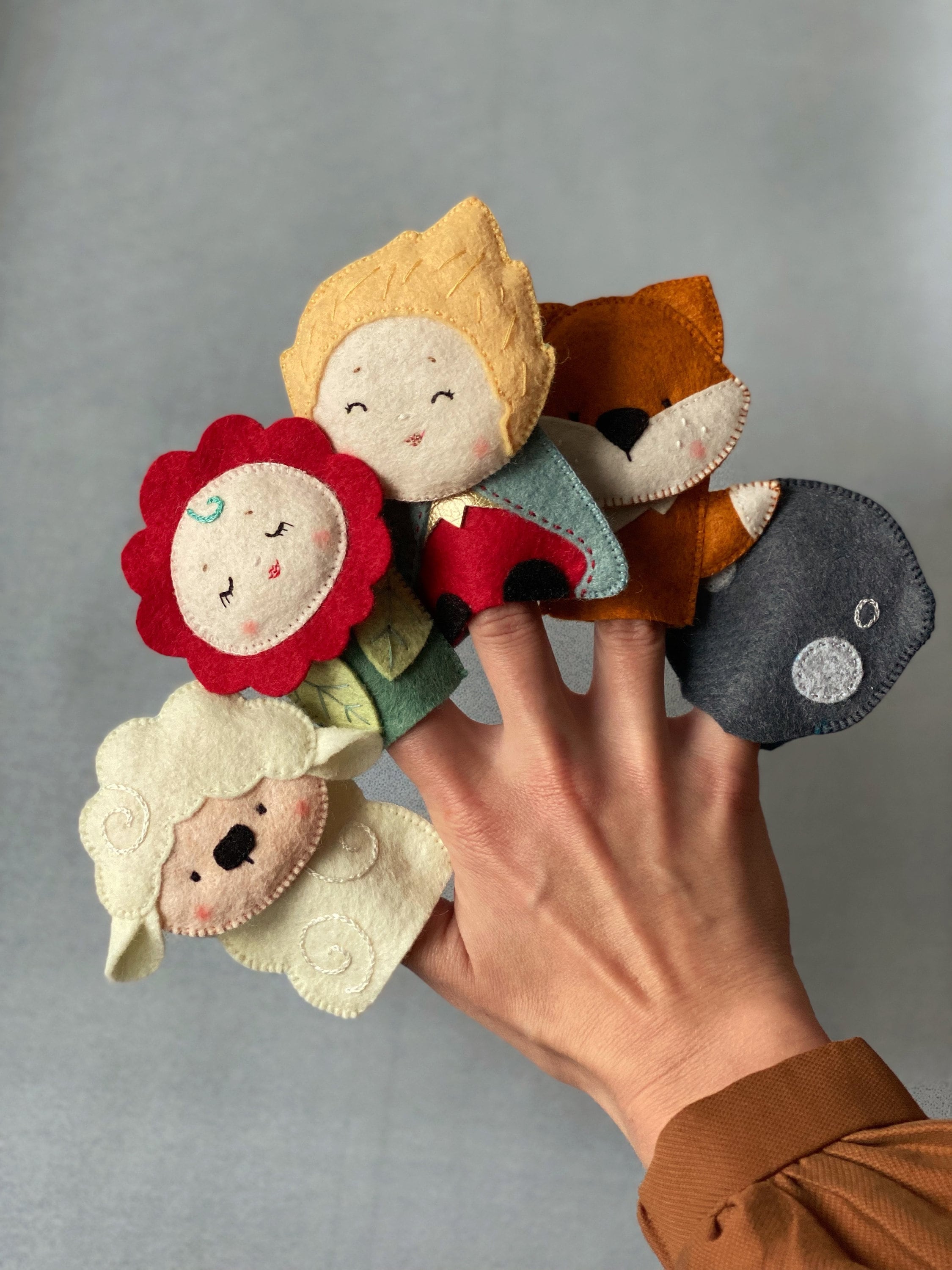 Set of Rubber Finger Hands for Finger Hands Mini Puppets Small