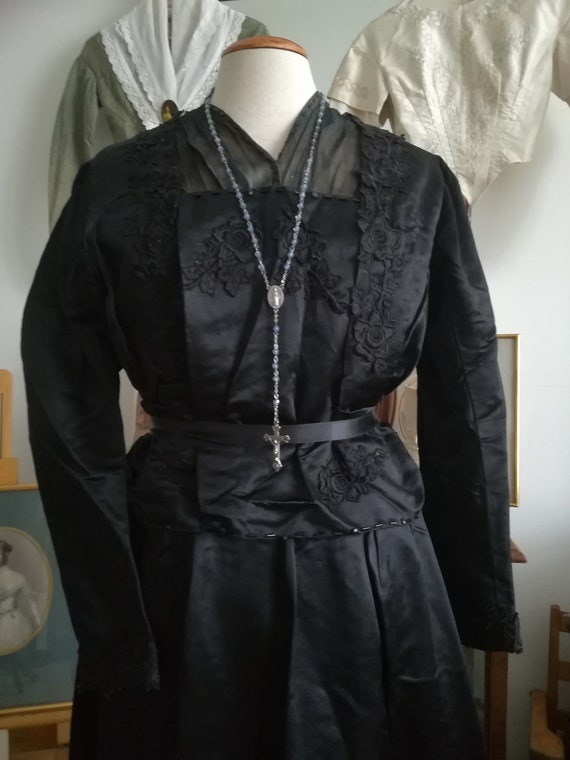 Antique victorian black raven silk dress gown bodi