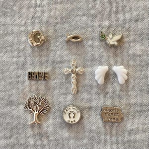 Breloques croix pour médaillon flottant Royaume-Uni : collier souvenir délicat, breloques chrétiennes