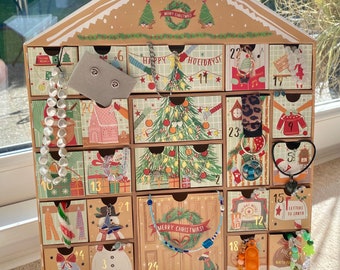 Schmuck gefüllter Adventskalender, UK, 24 Tage