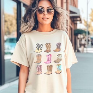 Chemise bottines de cowboy couleurs confort, t-shirt graphique bottines de cowboy, t-shirt graphique western, t-shirt bottines de cow-girl, jolie chemise de cow-girl image 6