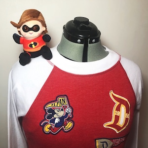 Disney The Incredibles Mrs. Incredible Custom Magnetic Shoulder Pal Disney Theme Park Accessory Costume Dress Up