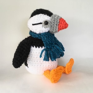 Puffin crochet pattern. 11” sitting.