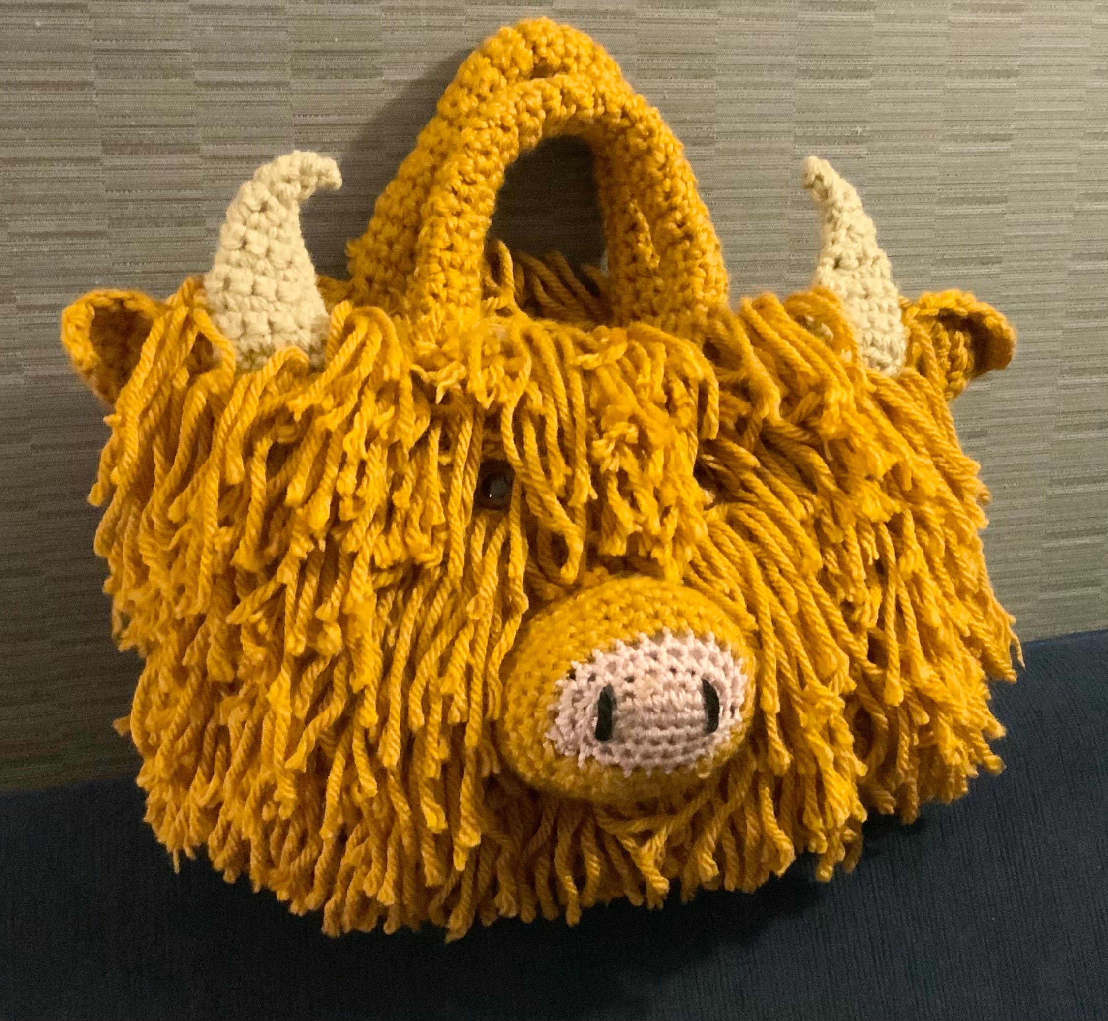 Highland Cow Cushion Crochet Starter Kit. Includes Yarn, Pattern, Eyes,  Etc. 