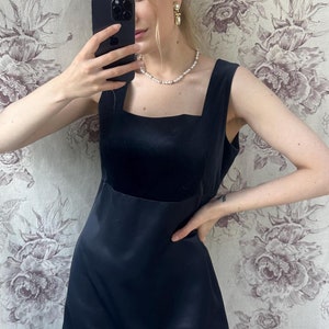 Vestido mini azul marino vintage con parte superior de terciopelo y parte inferior de satén, elegante vestido de mujer sin mangas