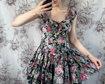 Vintage lace up black dress with pink floral print, women’s midi tailored sleeveless skater dress