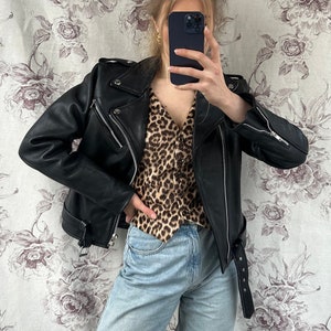 Vintage black biker jacket, unisex leather with warm lining, 80s 90s autumn winter Jacket Size M