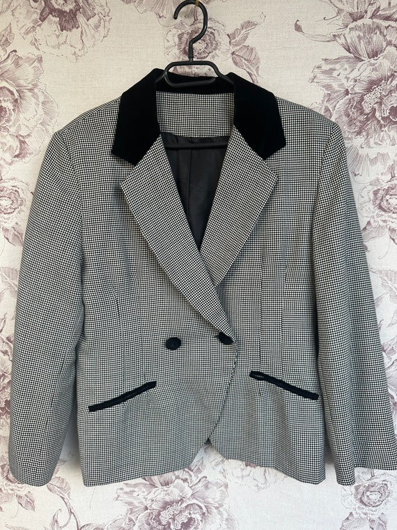 Vintage black and white blazer with velvet detail… - image 8