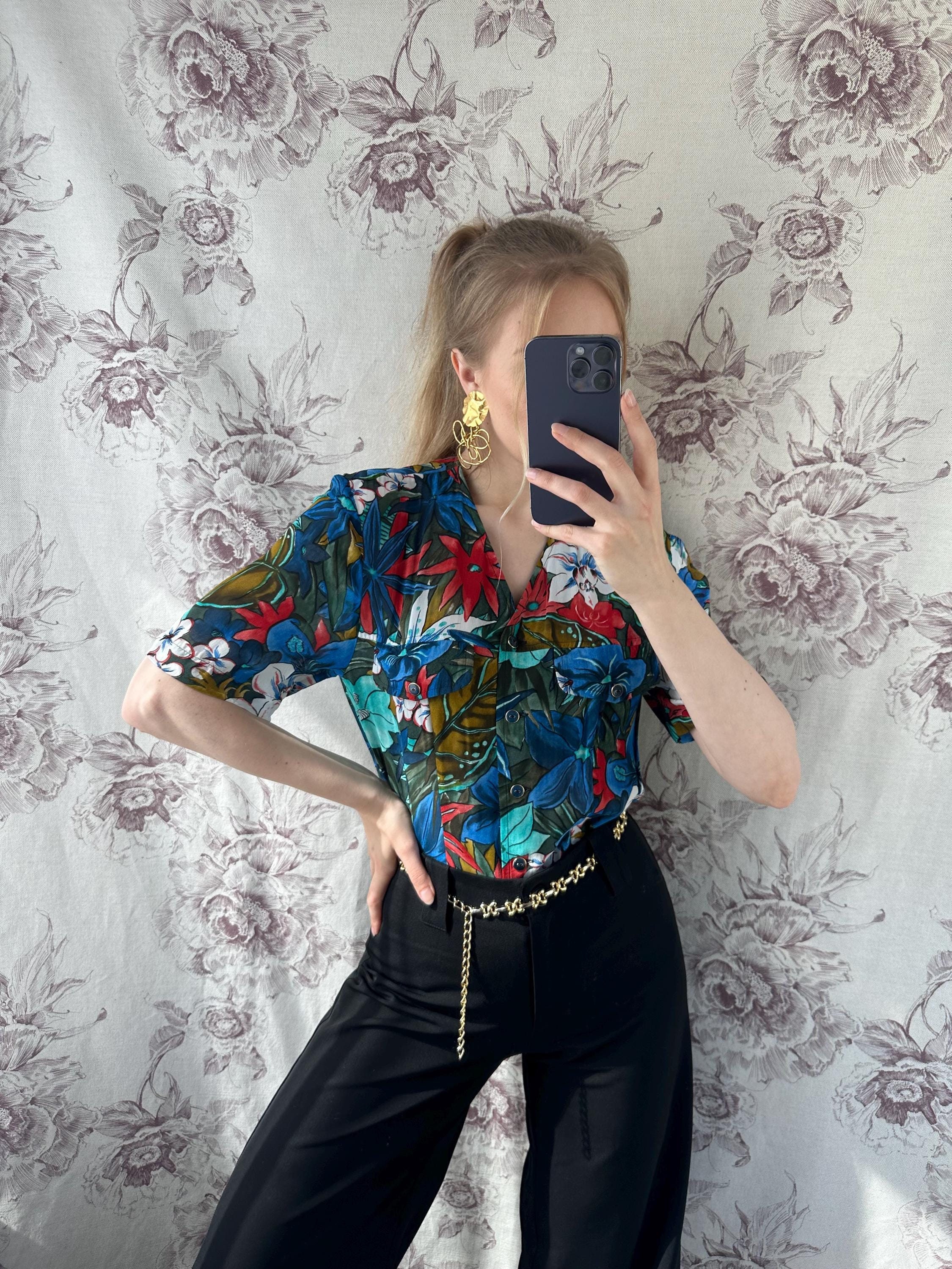 Vintage v-neck viscose blouse in floral print, women’s short sleeve shirt in blue and red colors