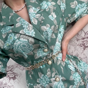 Vintage green jacket with short sleeves in blue floral print, elegant and classy women’s linen blazer