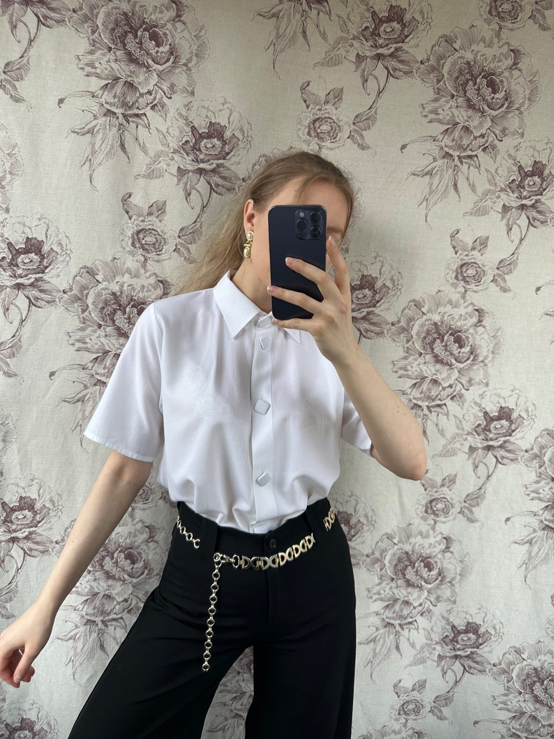 Camisa vintage oversize blanca con botones cuadrados, elegante camisa de mujer de manga corta imagen 3