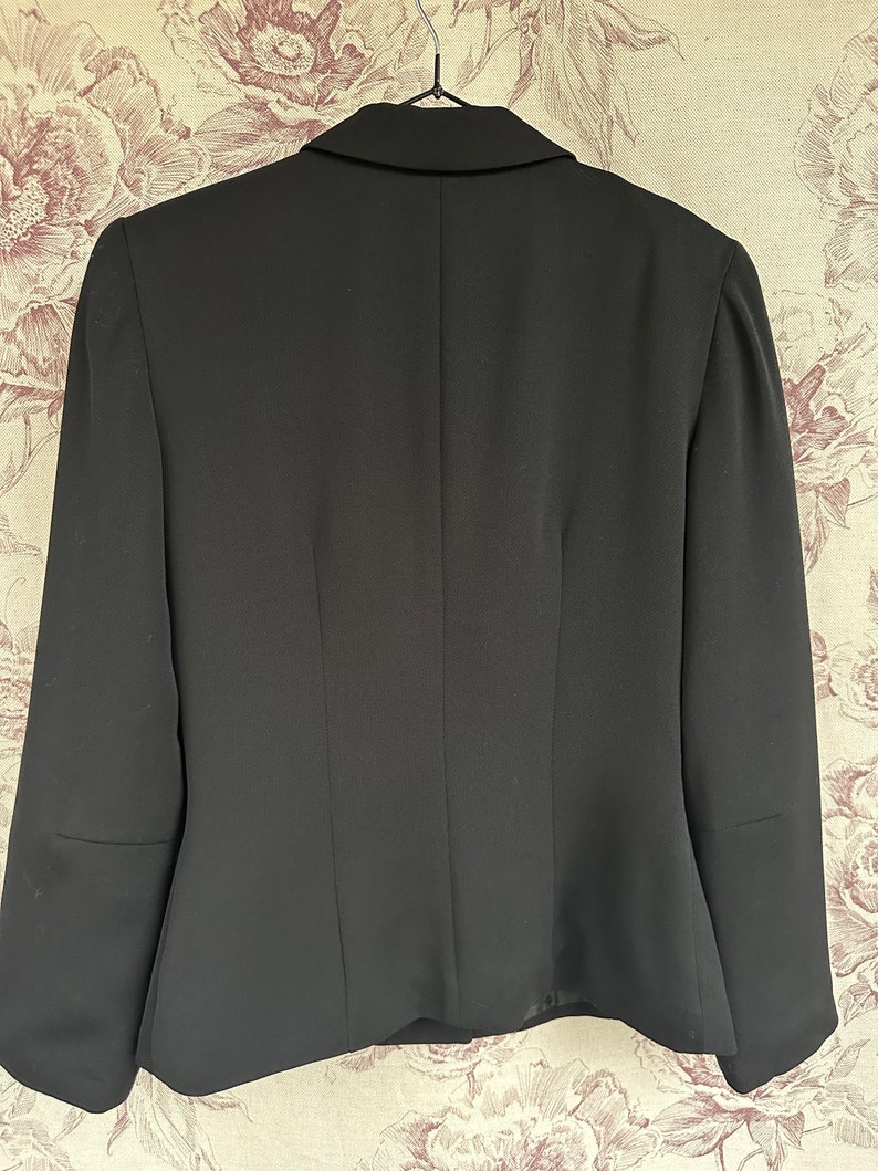 Vintage negro petite blazer ajustado, elegante chaqueta de mujer con bolsillos imagen 10