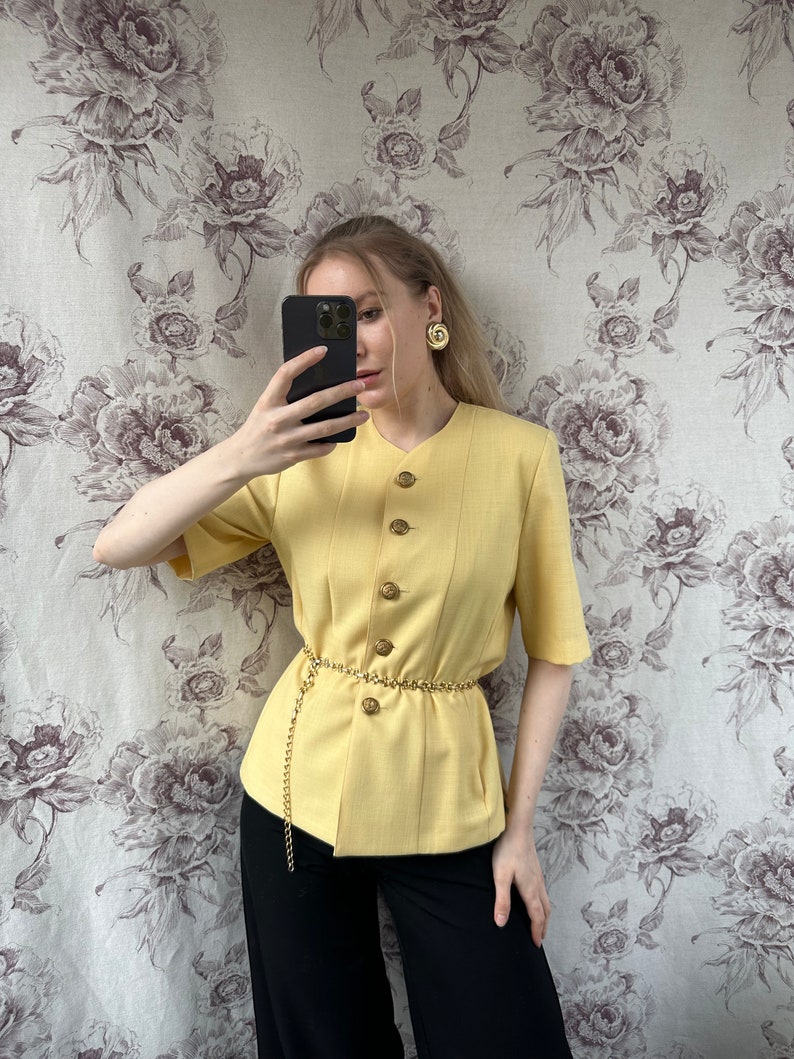 Vintage yellow wool blazer with short sleeves, elegant and classy womens jacket image 3