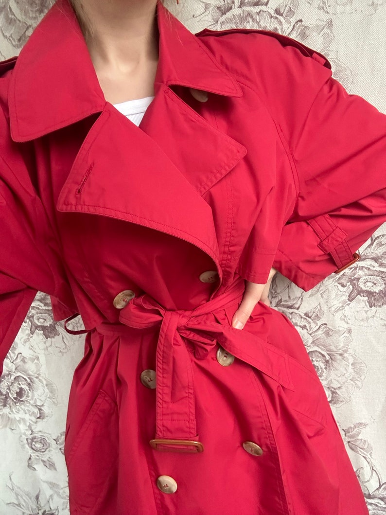 Trench rosso vintage, elegante trench da donna con cintura immagine 2