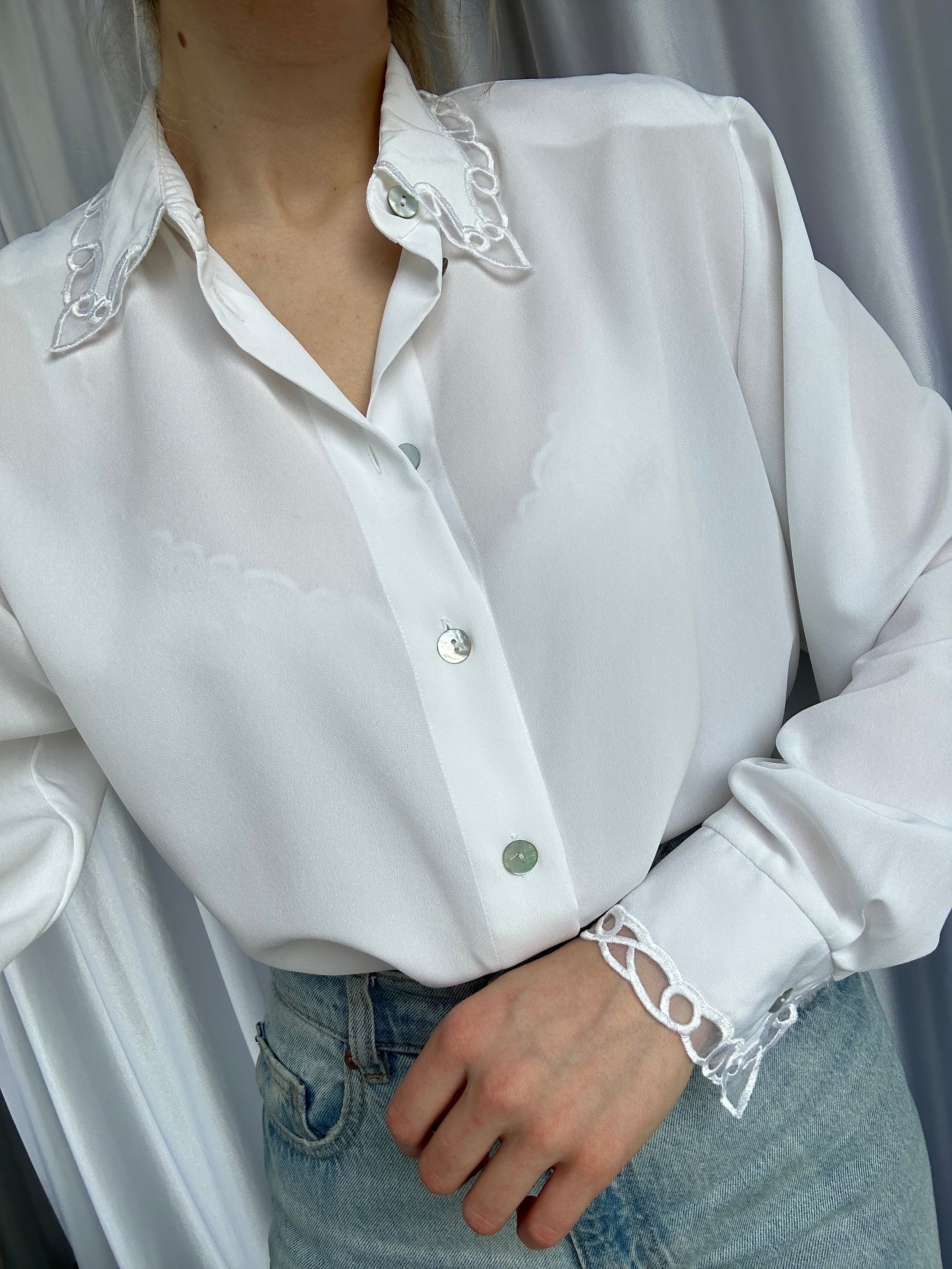 トップス 80s- White see-through shirt Vintage White Sheer Blouse With Embroidery Details, Elegant