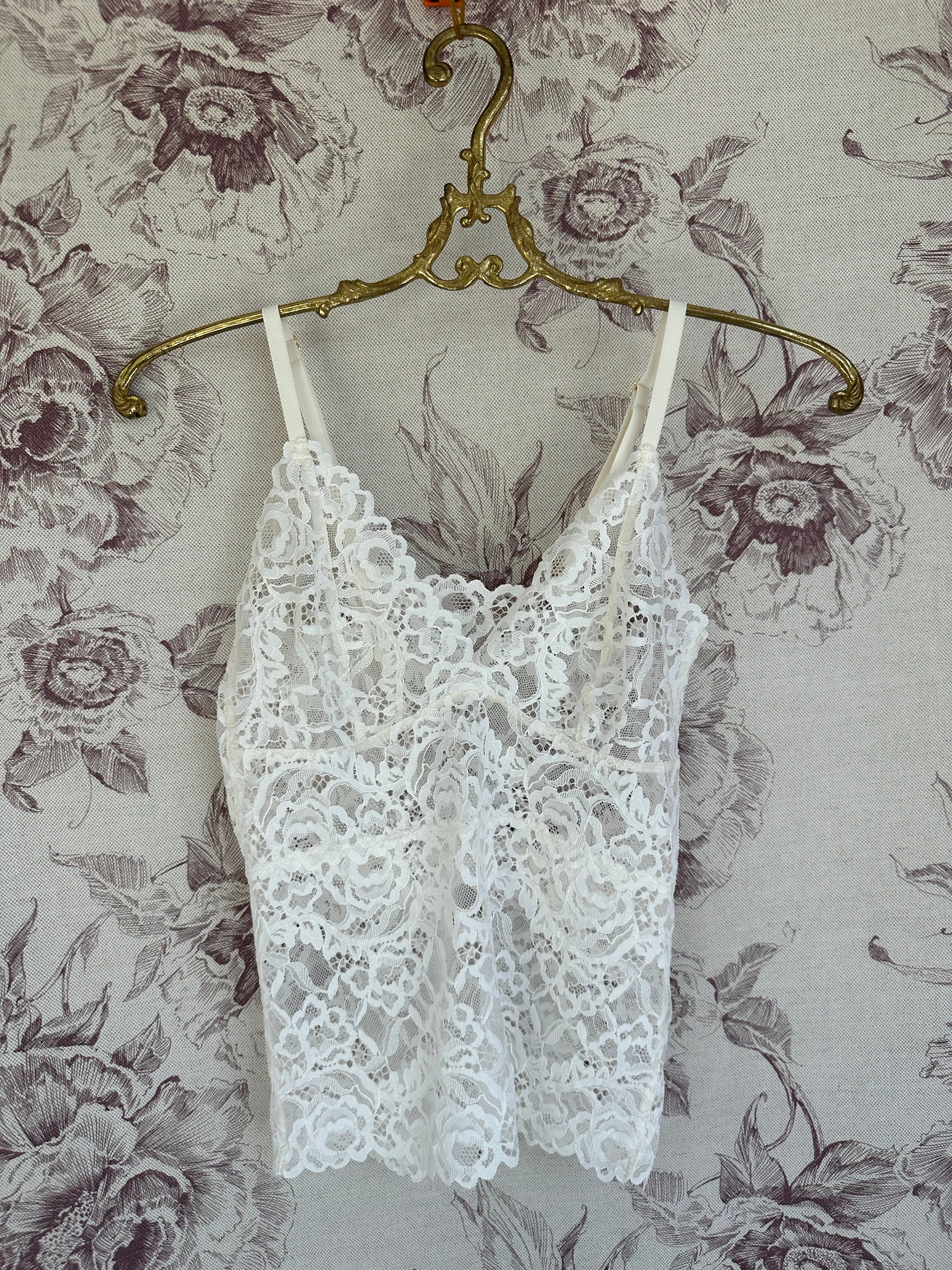 ★WAIKEI★ Maltese illustration lace sleeveless white YKBD02 Sheer Lace Sleeveless Tank Top - Off-white - Monki