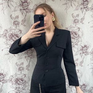 Vintage negro petite blazer ajustado, elegante chaqueta de mujer con bolsillos imagen 5