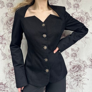 Handgemachter schwarzer Blazer im Vintage-Stil mit Trompetenärmeln, elegante Jacke mit einzigartigem und zeitlosem Ausschnitt Bild 4