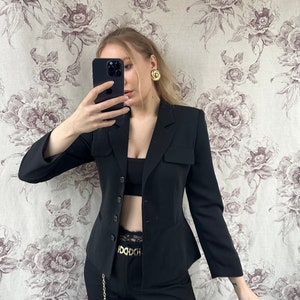 Vintage negro petite blazer ajustado, elegante chaqueta de mujer con bolsillos imagen 8