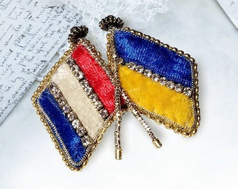 Pin's du drapeau de l'amitié France-Ukraine/symbole paix et liberté, broche Ukraine contre la guerre par MariRich. Aide pour l'Ukraine