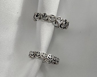 SMILE FACE Ring Smiley Face Ring Vintage 70s Beautiful Shiny Metal Charm Dangle Ring Never Used Size 7 Silvertone Metal Love Gift - Etsy SMILE FACE Ring Smiley Face Ring Vintage 70s Beautiful Shiny Metal Charm Dangle Ring Never Used Size 7 Silvertone Metal Love Gift - Etsy