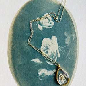 Pressed Flower Necklace Resin Gold Teardrop Frame Queen Anne’s Lace