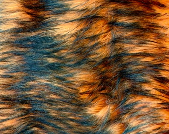 Könnte beinhalten: Nahaufnahme eines Kunstpelzes mit einer Mischung aus schwarzen und orangefarbenen Fasern. Der Stoff hat eine weiche, flauschige Textur.