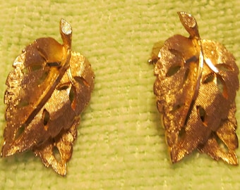 Vintage Clip On Signed BSK Gold Tone Leaves Earrings