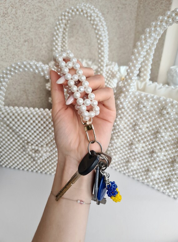 Key chain wristlet, Hotel keychain, Custom key wristlet, Keychain pink cute  wristlet bracelet aesthetic strap