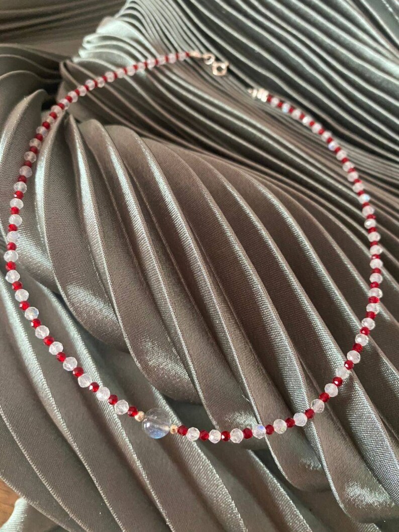 Delicate Beaded Stones Christmas Woman Gift Moonstone Spinel Labrador Silver Candy Choker Red White New Year Necklace