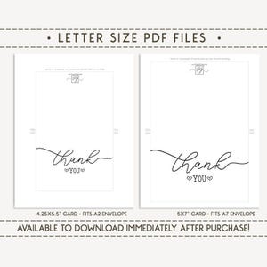 Puede incluir: Dos tarjetas blancas con la palabra "thank" en elegante escritura negra, con un coraz&oacute;n y la palabra "you" debajo. Las tarjetas est&aacute;n etiquetadas con tama&ntilde;os de 10,8x14 cm y 12,7x17,8 cm, e indican que encajan en sobres A2 y A7.