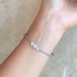 Regenboogmaansteenarmband, kristallen van Serenity-project, kleine kralenarmband, cadeau voor vrouw, maansteensieraden geboortesteen juni