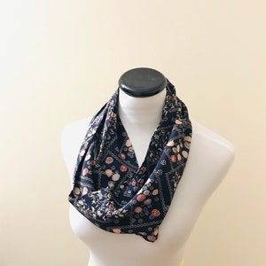 Luxurious Kimono Silk Infinity Scarf - Handmade from Upcycled Vintage Japanese Kimono Fabric with Delicate Floral Pattern - Unique Accessory