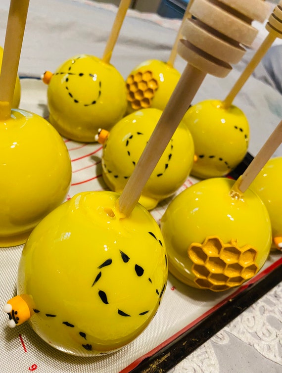 Bee chocolate candy apples, candy table. Bee themed. 10 apples.