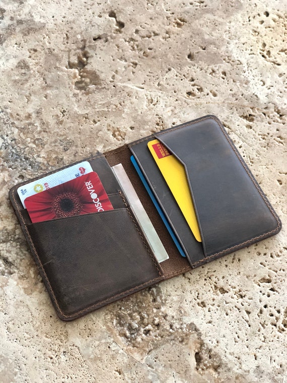 PERSONALIZED Minimalist Leather Bifold Wallet. Slim Leather Wallet.  Distressed Leather Credit Card Wallet. Leather Card Holder