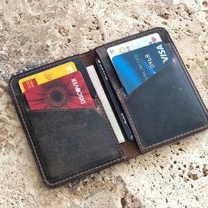 Mens Slim Front Pocket Wallet. PERSONALIZED Card Wallet. Slim Credit Card holder. Mens Bifold card wallet. Monogrammed Groomsmen Gift.