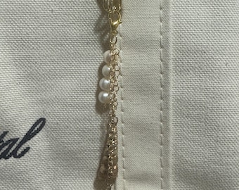 Seashell Bag Charm Keychain: Cultured Pearl Coastal Decor