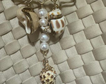 Seashell Bag Charm Keychain: Cultured Pearl Coastal Decor