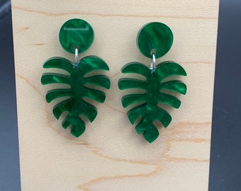 Handgemachte Laser-Cut Acryl Monstera Blatt leichte Tropfen Ohrringe mehrere Farben