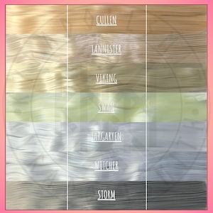 以下が含まれることがあります： KYRADOLLSMITH'S HAIR COLORS - LIGHTSと題されたカラーチャート。Cullen、Lannister、Viking、Swan、Targaryen、Witcher、Stormとラベル付けされた7つの水平な髪の毛の見本が表示されており、ブロンドからダークグレーまであり、長さは80cm/31inです。