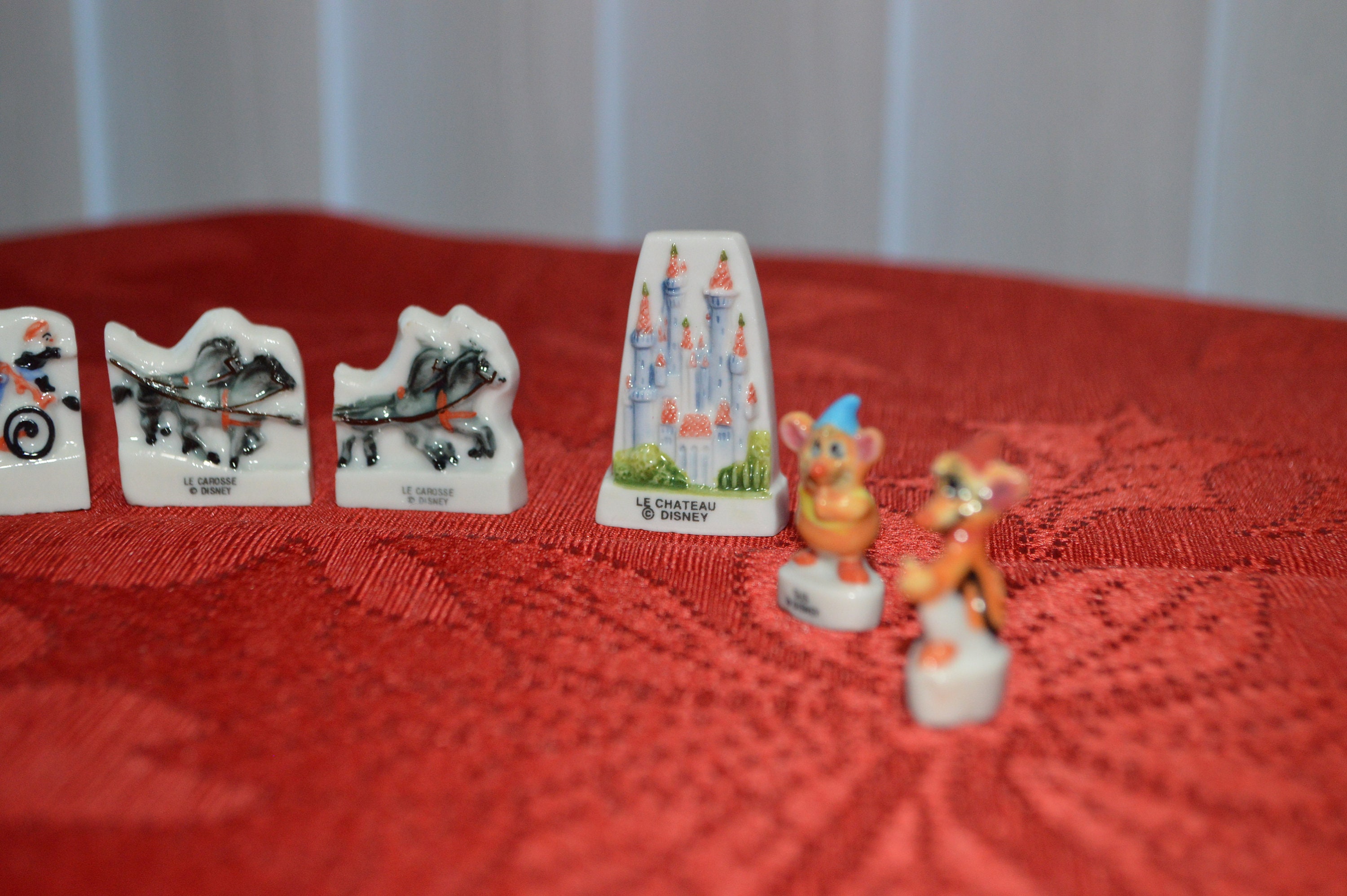 Rare Vintage Disney Cendrillon Cinderella Miniature Porcelain Figurines