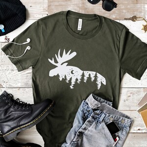 Silhouette di alce SVG: montagne, pini, stelle (download digitale) immagine 2