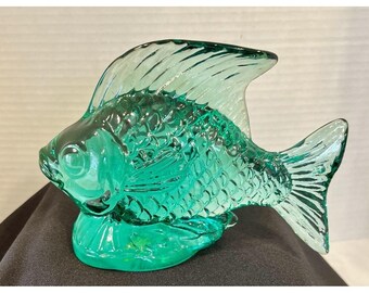 Vintage Silvestri  Sea Weed Colored Glass Fish Paperweight Nautical  Heavy