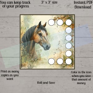 K&ouml;nnte beinhalten: Ein druckbarer Spar-Tracker von 7,6 cm x 7,6 cm mit Pferdemotiv. Das Design zeigt einen Pferdekopf im Aquarellstil, wei&szlig;e Kreise zum Verfolgen des Sparens und den Text "Sie k&ouml;nnen Ihre Fortschritte verfolgen" und "Rollen und Sparen".