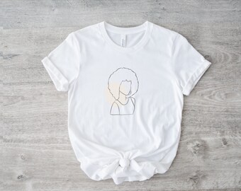 Feminine Natural Hair T-shirt, Fine Line Style Shirt, Natural Girl t-shirt, Natural Hair Women&#39;s Clothing, Soft Girl Era Tee