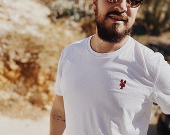 Men&#39;s Organic Cotton Lobster T-shirt in White and 9 Colors to Choose From