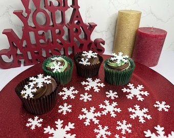 Edible pre cut snowflake wafer toppers for drinks and cake decorating. Christmas theme decoration