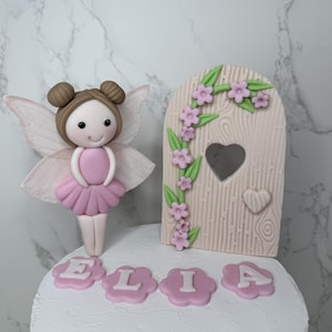 Set di decorazioni per torte a forma di fata e porta, decorazioni per torte a forma di fata in pasta di zucchero commestibile personalizzate, decorazioni per torte a forma di fata, idee per compleanni di bambine, fiori in pasta di zucchero