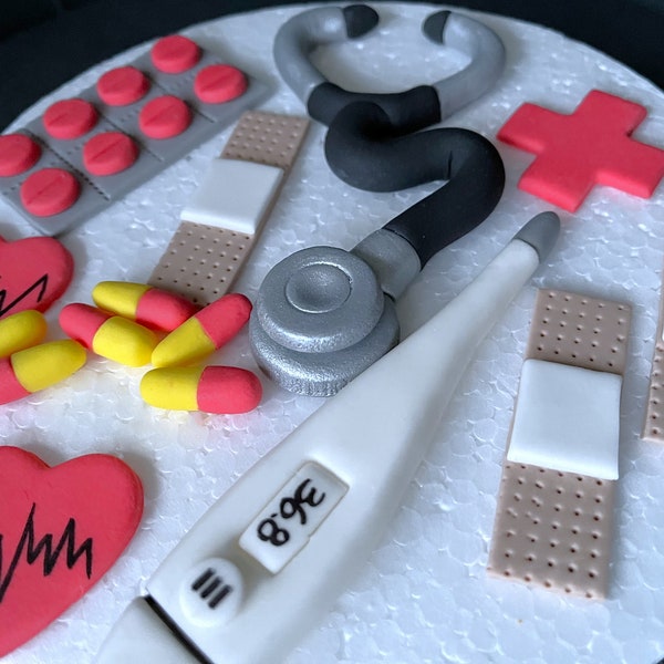 Medical edible cake toppers / Doctor decoration / Nurse cake topper / Medical cake / Pharmacist cake / Fondant stethoscope and thermometer